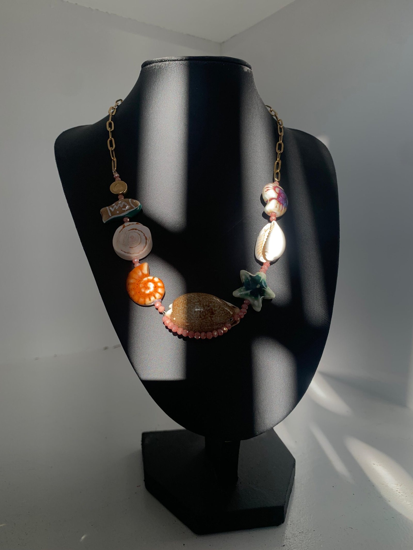 Collar caracolas naturales